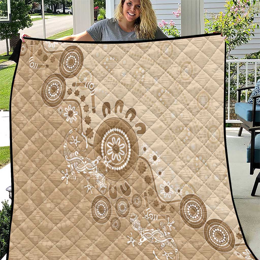 Beige Lizards Australia Quilt Boomerang Indigenous Art - Aussie Hoodie