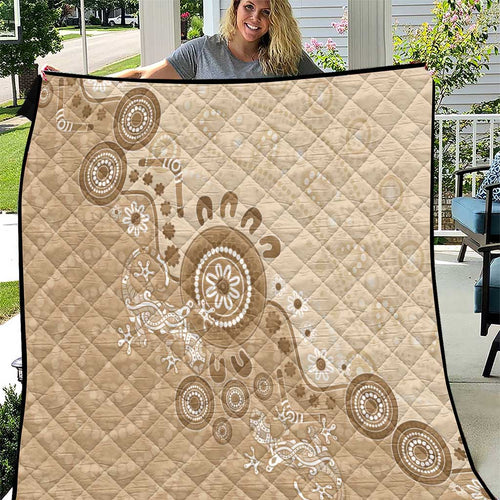 Beige Lizards Australia Quilt Boomerang Indigenous Art - Aussie Hoodie
