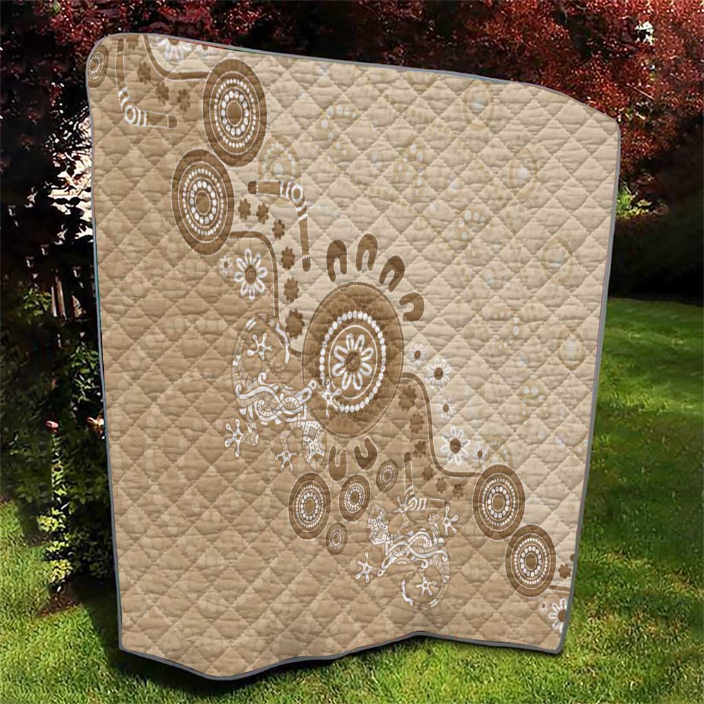 Beige Lizards Australia Quilt Boomerang Indigenous Art - Aussie Hoodie