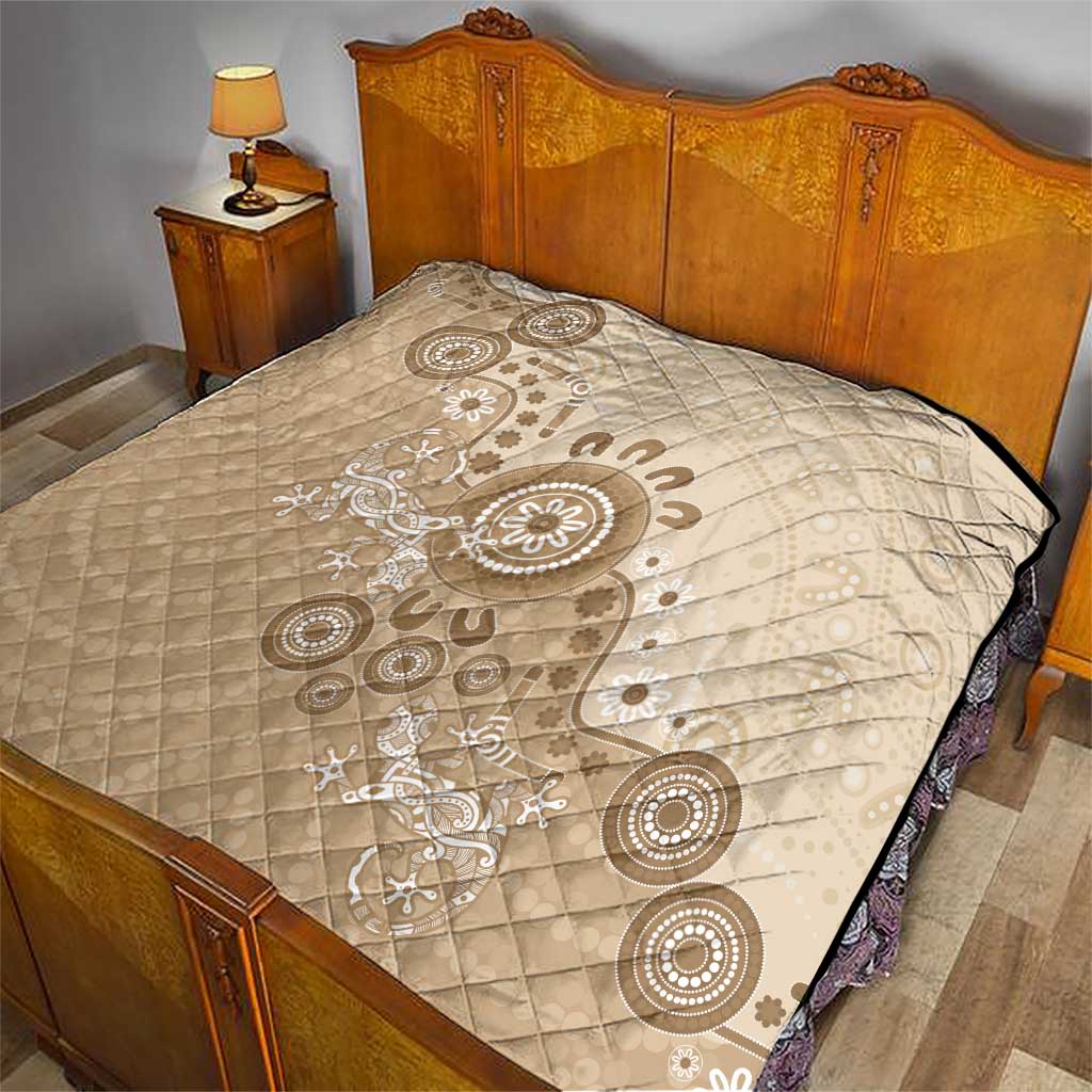 Beige Lizards Australia Quilt Boomerang Indigenous Art - Aussie Hoodie