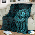 New Zealand Skull Darts Blanket Aotearoa Maori Chest Tattoo Stylized Teal - Aussie Hoodie