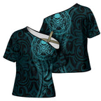 New Zealand Skull Darts Cross Shoulder Shirt Aotearoa Maori Chest Tattoo Stylized Teal - Aussie Hoodie
