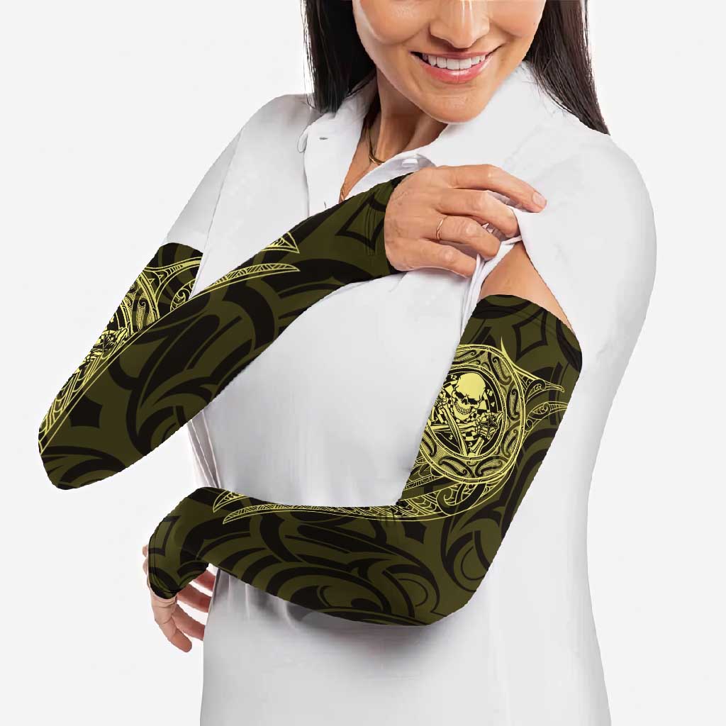New Zealand Skull Darts Arm Sleeves Aotearoa Maori Chest Tattoo Stylized Gold - Aussie Hoodie