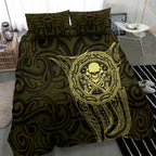 New Zealand Skull Darts Bedding Set Aotearoa Maori Chest Tattoo Stylized Gold - Aussie Hoodie