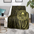 New Zealand Skull Darts Blanket Aotearoa Maori Chest Tattoo Stylized Gold - Aussie Hoodie