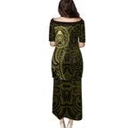 New Zealand Skull Darts Puletasi Aotearoa Maori Chest Tattoo Stylized Gold - Aussie Hoodie
