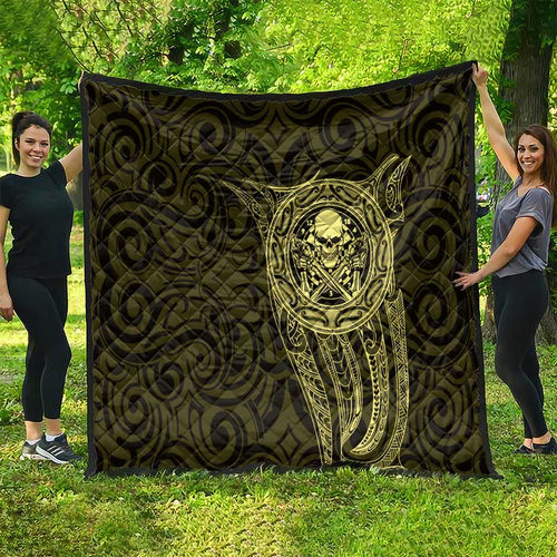 New Zealand Skull Darts Quilt Aotearoa Maori Chest Tattoo Stylized Gold - Aussie Hoodie