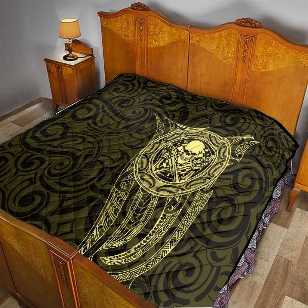 New Zealand Skull Darts Quilt Aotearoa Maori Chest Tattoo Stylized Gold - Aussie Hoodie