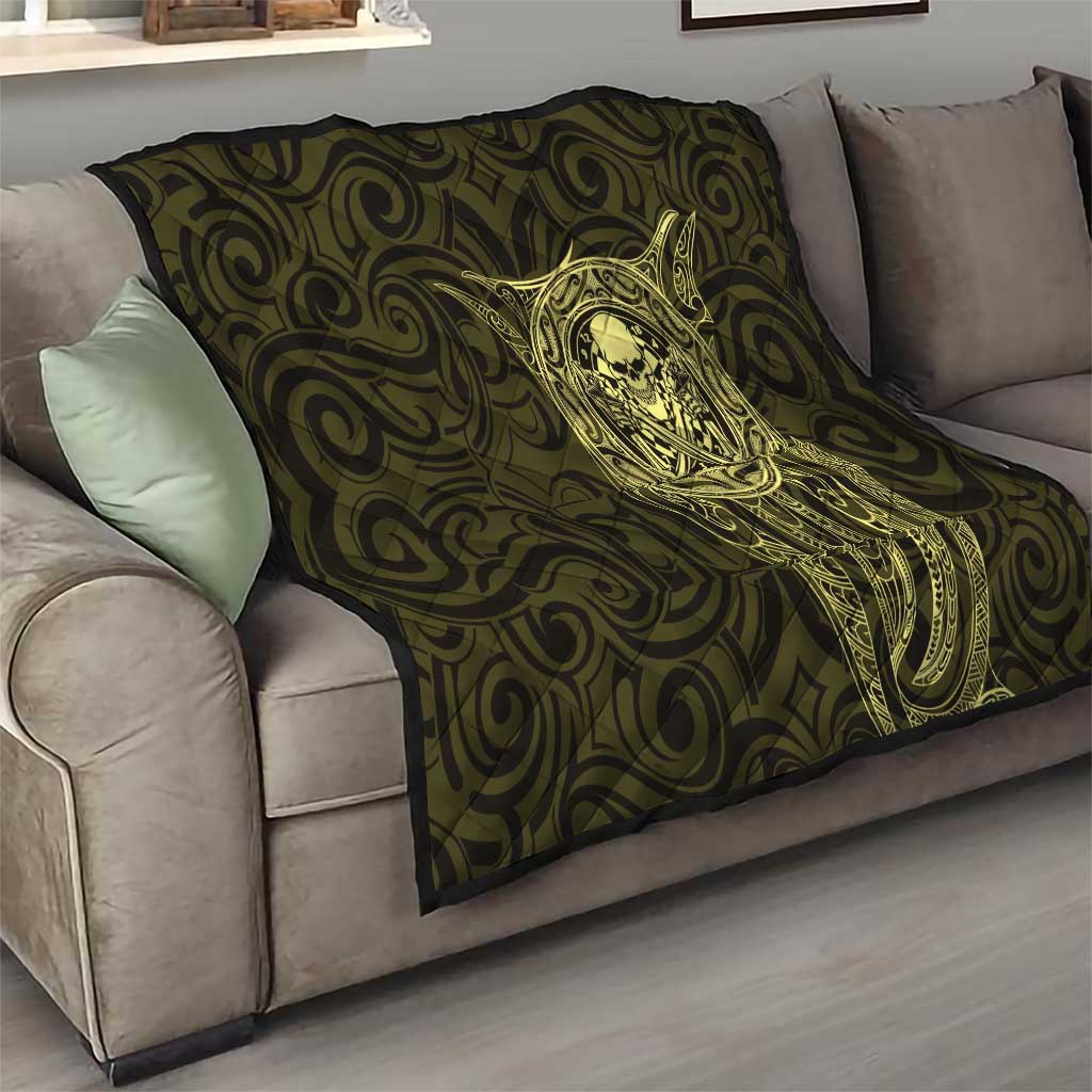 New Zealand Skull Darts Quilt Aotearoa Maori Chest Tattoo Stylized Gold - Aussie Hoodie
