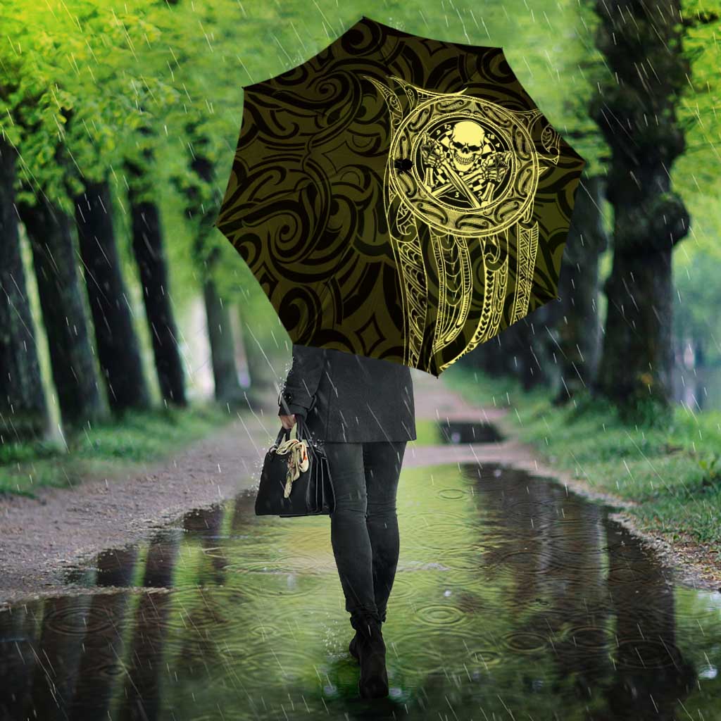 New Zealand Skull Darts Umbrella Aotearoa Maori Chest Tattoo Stylized Gold - Aussie Hoodie