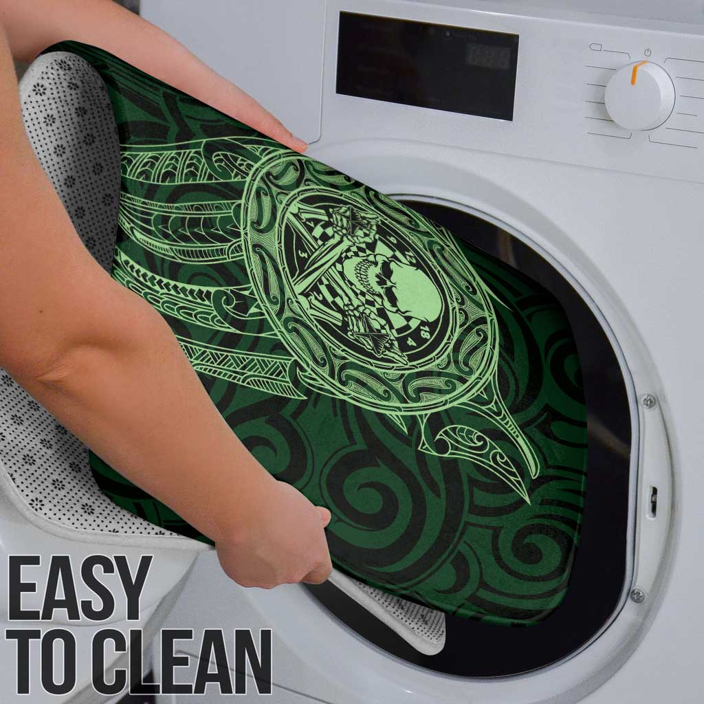 New Zealand Skull Darts Bathroom Set Aotearoa Maori Chest Tattoo Stylized Green - Aussie Hoodie