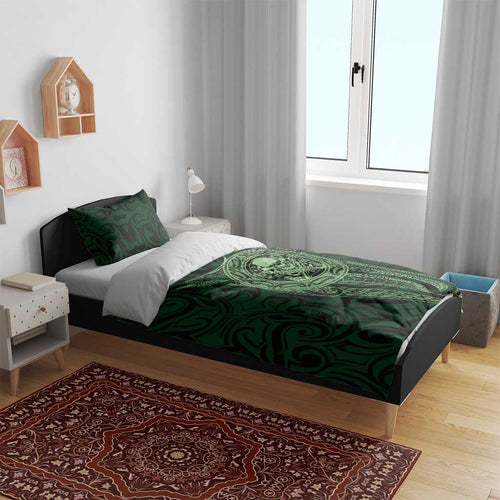 New Zealand Skull Darts Bedding Set Aotearoa Maori Chest Tattoo Stylized Green - Aussie Hoodie