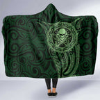 New Zealand Skull Darts Hooded Blanket Aotearoa Maori Chest Tattoo Stylized Green - Aussie Hoodie