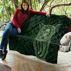 New Zealand Skull Darts Quilt Aotearoa Maori Chest Tattoo Stylized Green - Aussie Hoodie