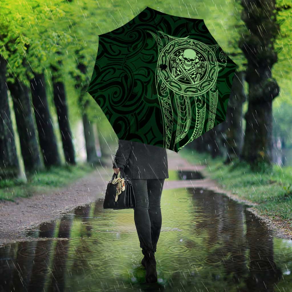 New Zealand Skull Darts Umbrella Aotearoa Maori Chest Tattoo Stylized Green - Aussie Hoodie