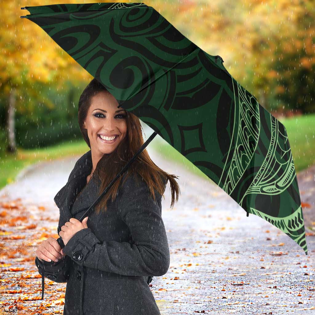 New Zealand Skull Darts Umbrella Aotearoa Maori Chest Tattoo Stylized Green - Aussie Hoodie