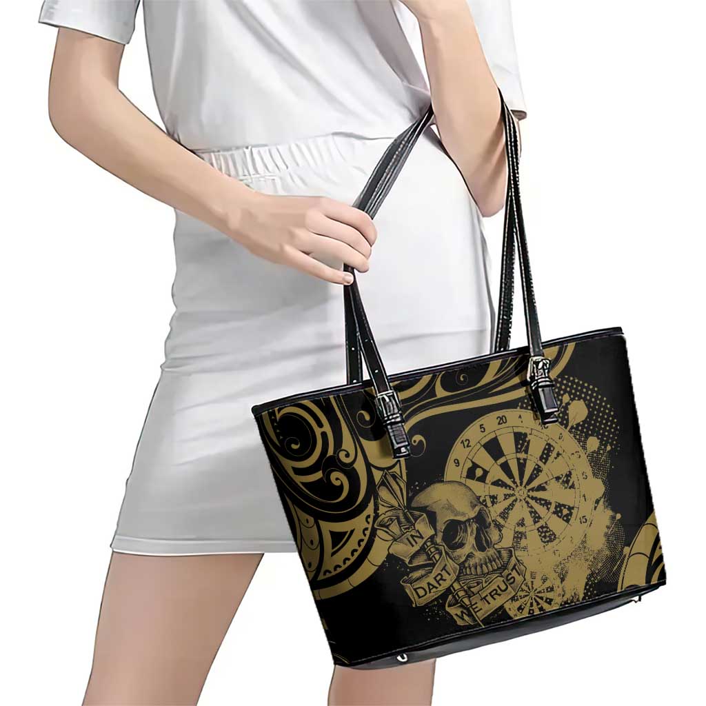 New Zealand Darts Leather Tote Bag Skull In Dart We Trust Maori Pattern - Aussie Hoodie