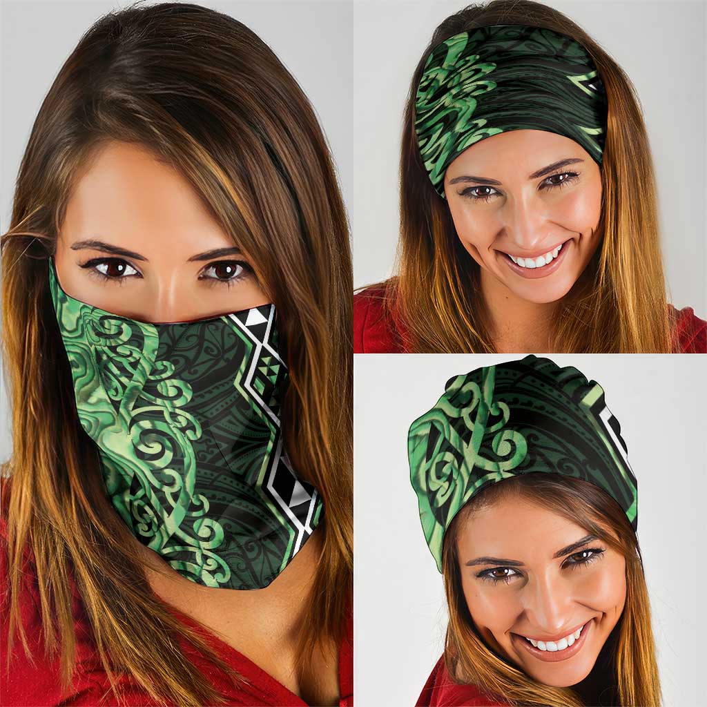 Green Aotearoa Neck Gaiter Taniko Motifs With Paua Shell Kowhaiwhai - Aussie Hoodie