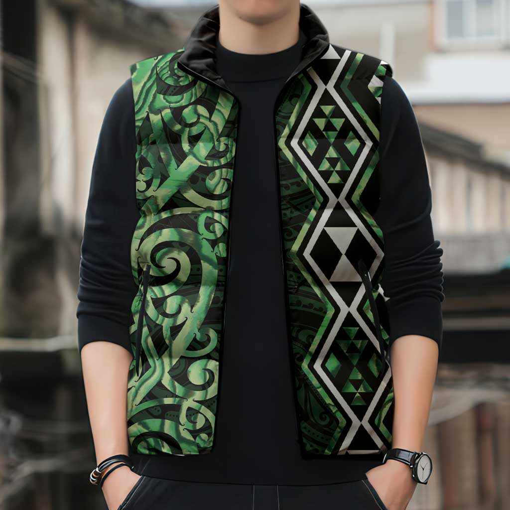 Green Aotearoa Sleeveless Puffer Jacket Taniko Motifs With Paua Shell Kowhaiwhai - Aussie Hoodie