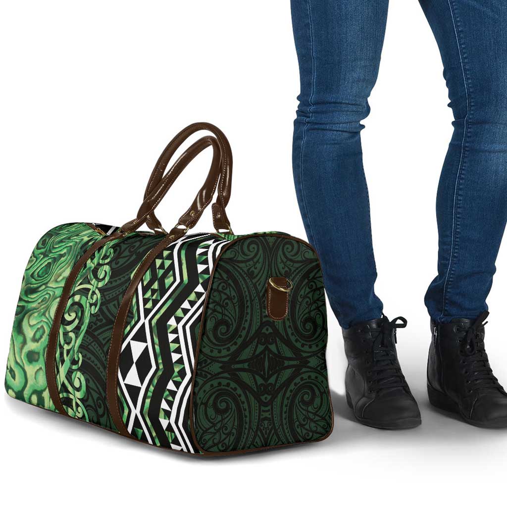 Green Aotearoa Travel Bag Taniko Motifs With Paua Shell Kowhaiwhai - Aussie Hoodie