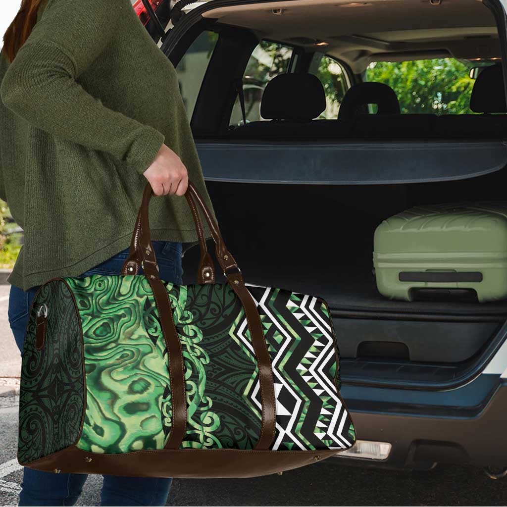 Green Aotearoa Travel Bag Taniko Motifs With Paua Shell Kowhaiwhai - Aussie Hoodie