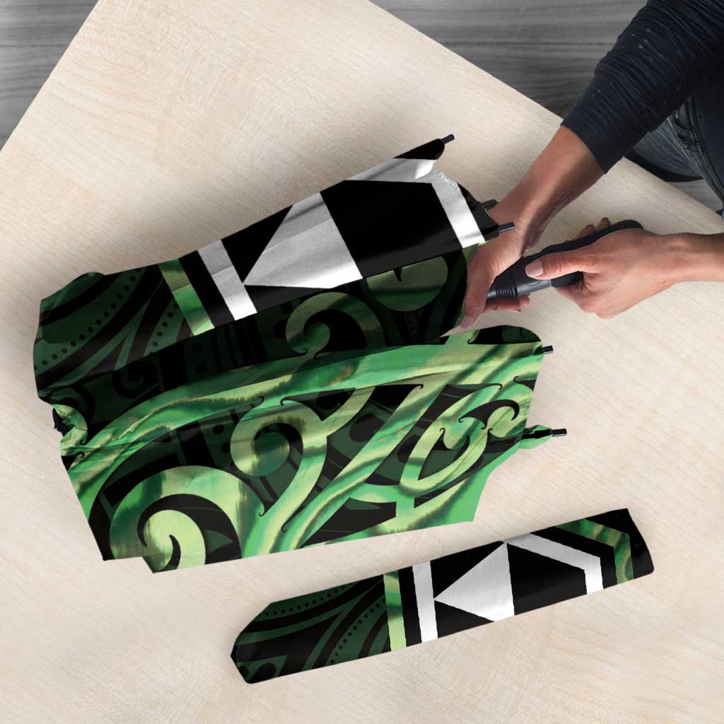 Green Aotearoa Umbrella Taniko Motifs With Paua Shell Kowhaiwhai - Aussie Hoodie