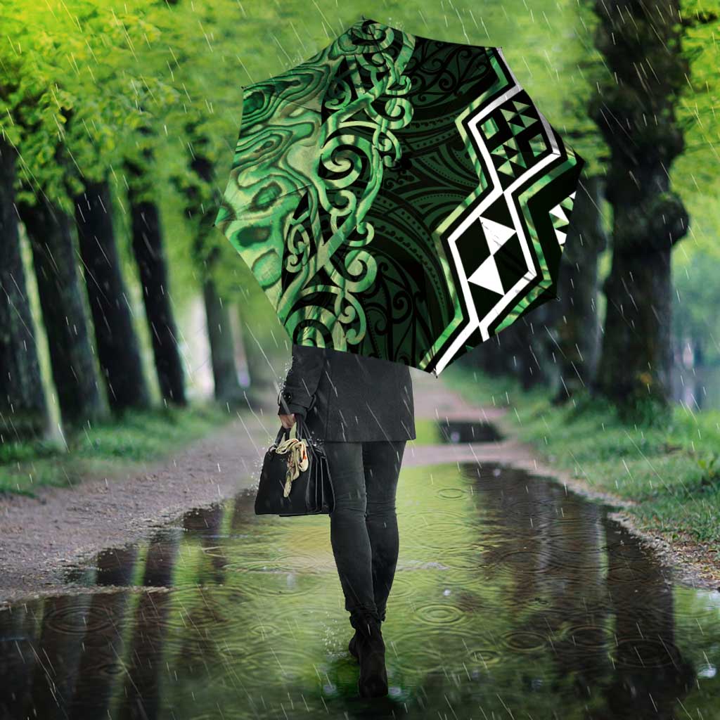 Green Aotearoa Umbrella Taniko Motifs With Paua Shell Kowhaiwhai - Aussie Hoodie