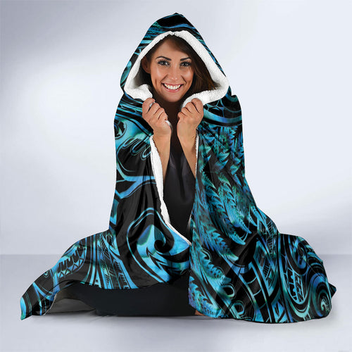 New Zealand Tui Bird Taiaha Hooded Blanket Maori Weapon Paua Shell Mix Silver Fern