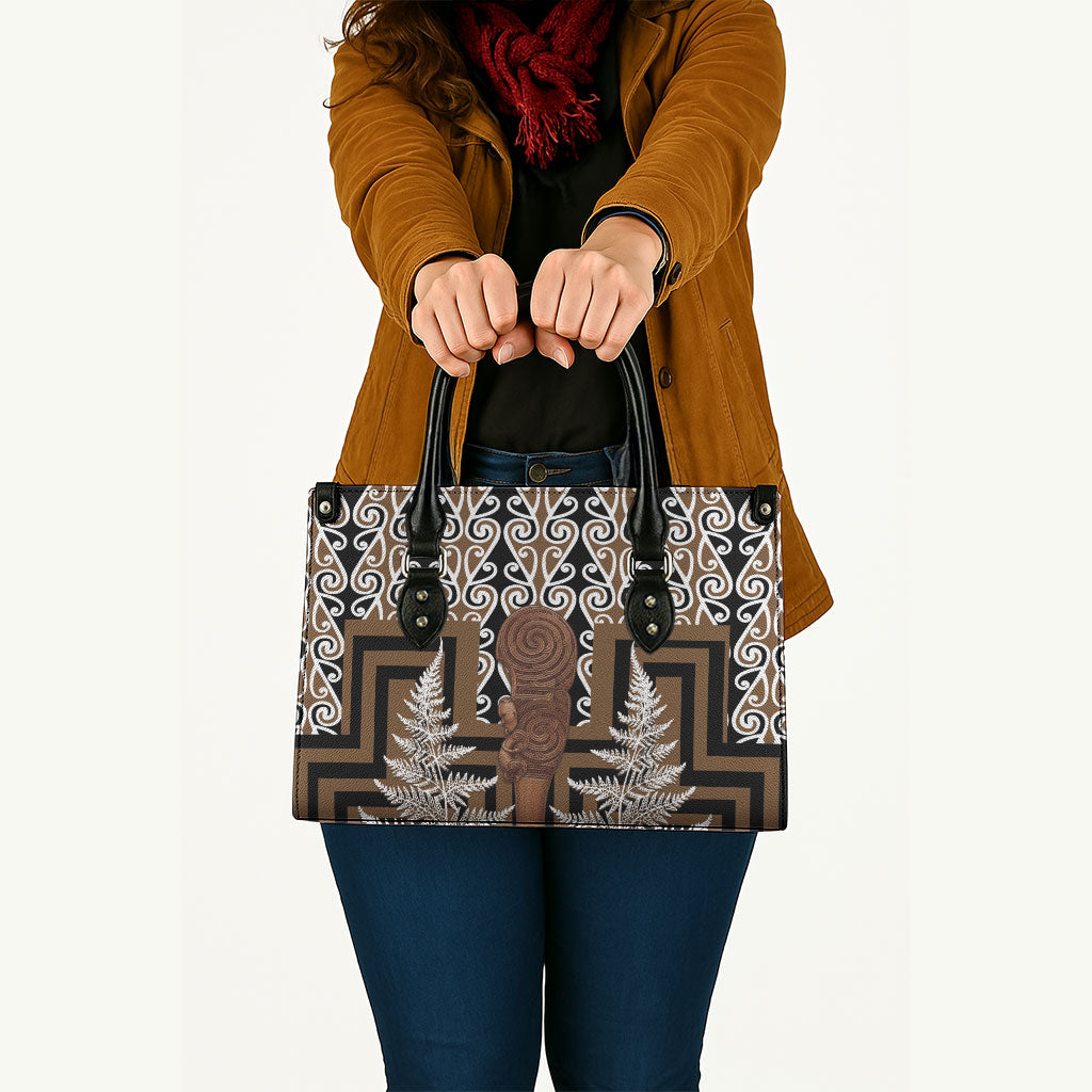Wahaika New Zealand Leather Bag Maori Weapon Kowhaiwhai Fern Poutama Motifs