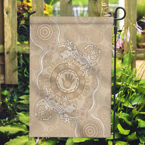 Beige Australia Lizard With Aboriginal Art Garden Flag