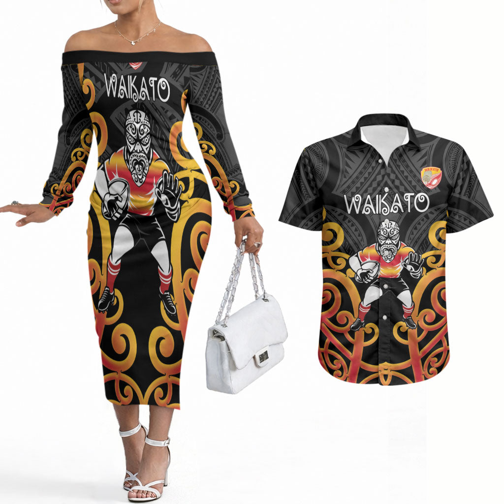 Waikato Custom Rugby New Zealand Couples Matching Off The Shoulder Long Sleeve Dress and Hawaiian Shirt Aotearoa Maori Pukana Tiki Mascot