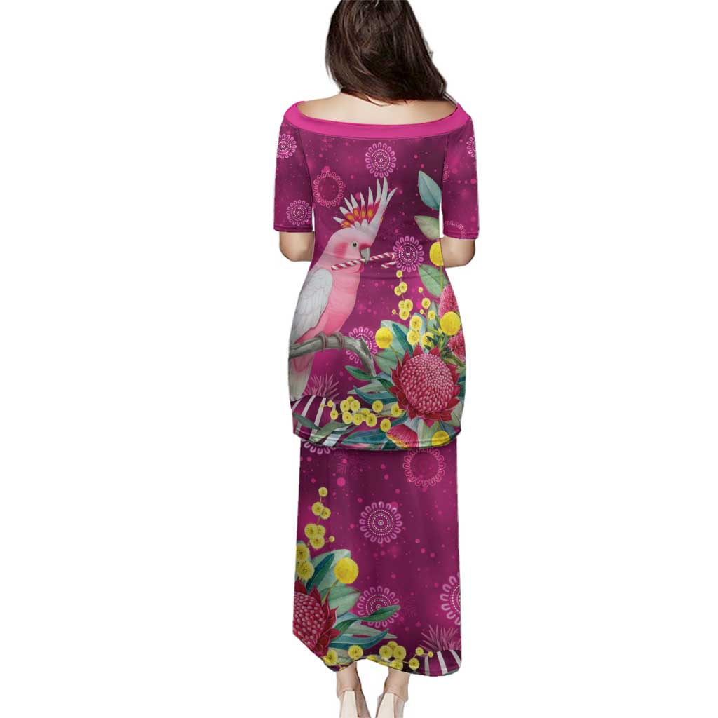 Australia Pink Cockatoo Christmas Family Matching Puletasi and Hawaiian Shirt Aussie Native Flowers Merry Xmas - Pink - Aussie Hoodie