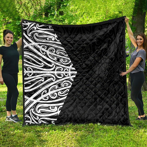 Black New Zealand Puhoro Maori Tattoo Quilt