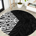 Black New Zealand Puhoro Maori Tattoo Round Carpet
