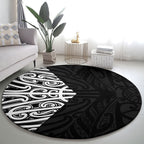 Black New Zealand Puhoro Maori Tattoo Round Carpet