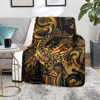 New Zealand Tuatara Blanket Aotearoa Maori Clematis Flowers - Gold