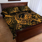 New Zealand Tuatara Quilt Bed Set Aotearoa Maori Clematis Flowers - Gold