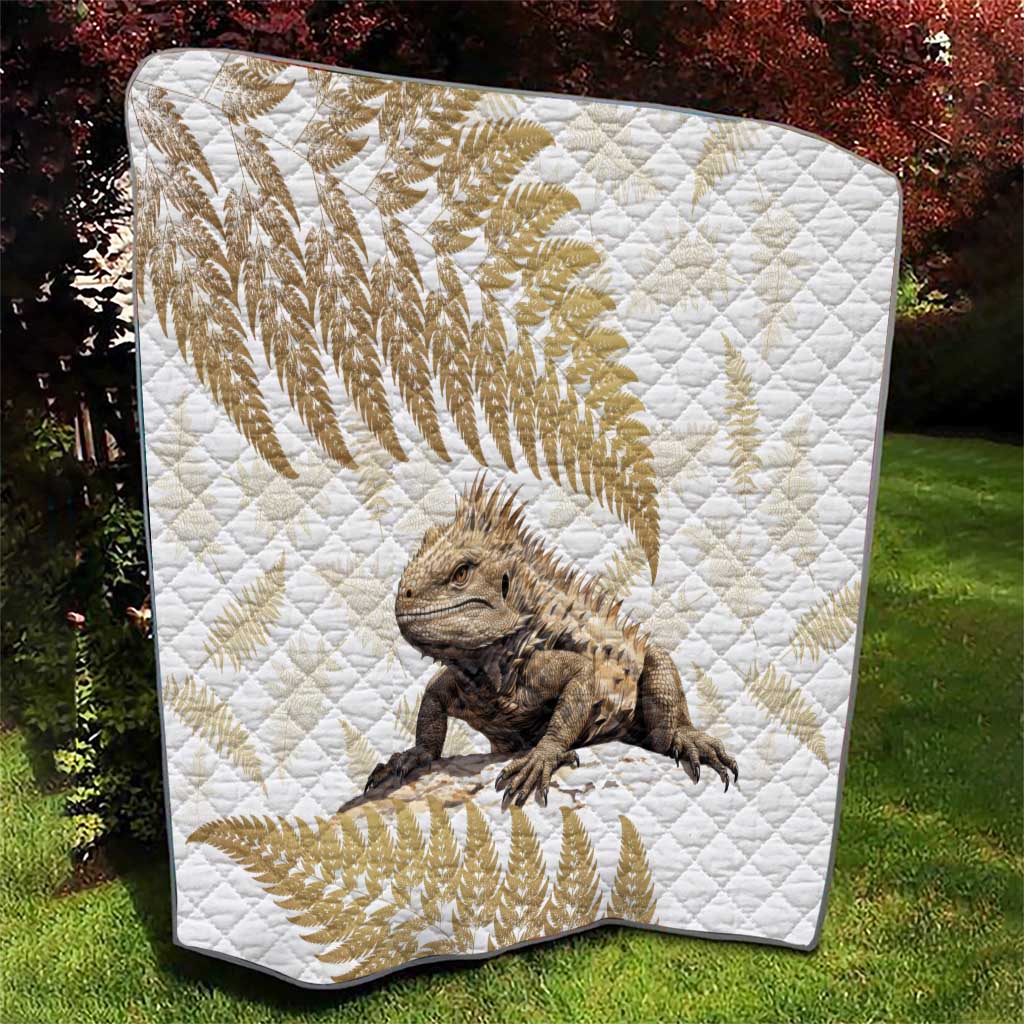 Gold New Zealand Tuatara Quilt Aotearoa Sphenodon Punctatus Silver Fern
