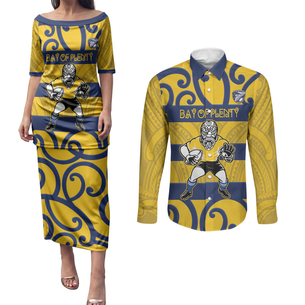 Bay of Plenty Custom Rugby New Zealand Couples Matching Puletasi and Long Sleeve Button Shirt Aotearoa Maori Pukana Tiki Mascot