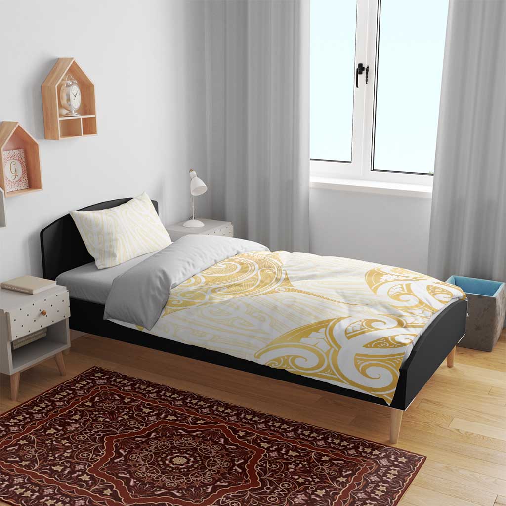 Gold White New Zealand Manta Ray Bedding Set Aotearoa Maori Haehae - Aussie Hoodie