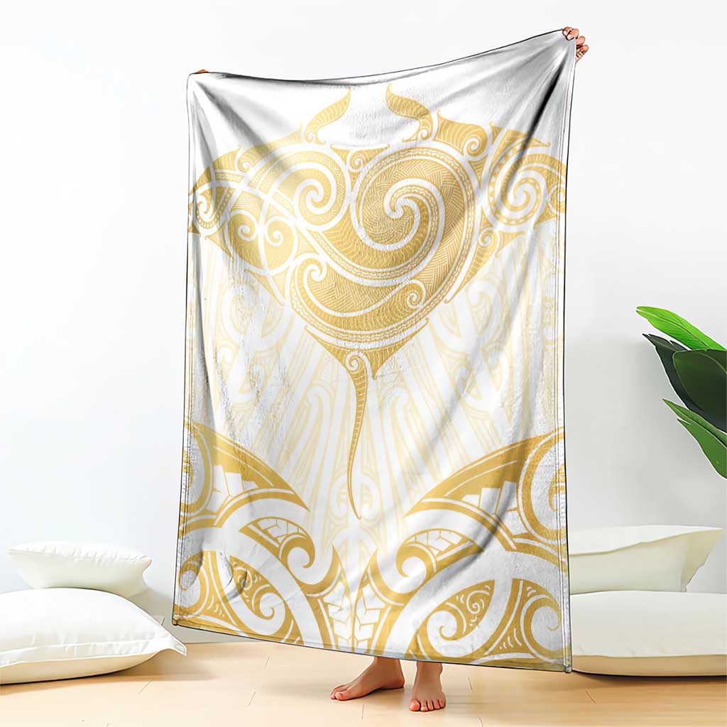Gold White New Zealand Manta Ray Blanket Aotearoa Maori Haehae - Aussie Hoodie