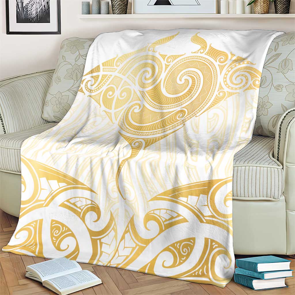Gold White New Zealand Manta Ray Blanket Aotearoa Maori Haehae - Aussie Hoodie