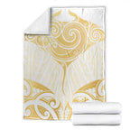 Gold White New Zealand Manta Ray Blanket Aotearoa Maori Haehae - Aussie Hoodie