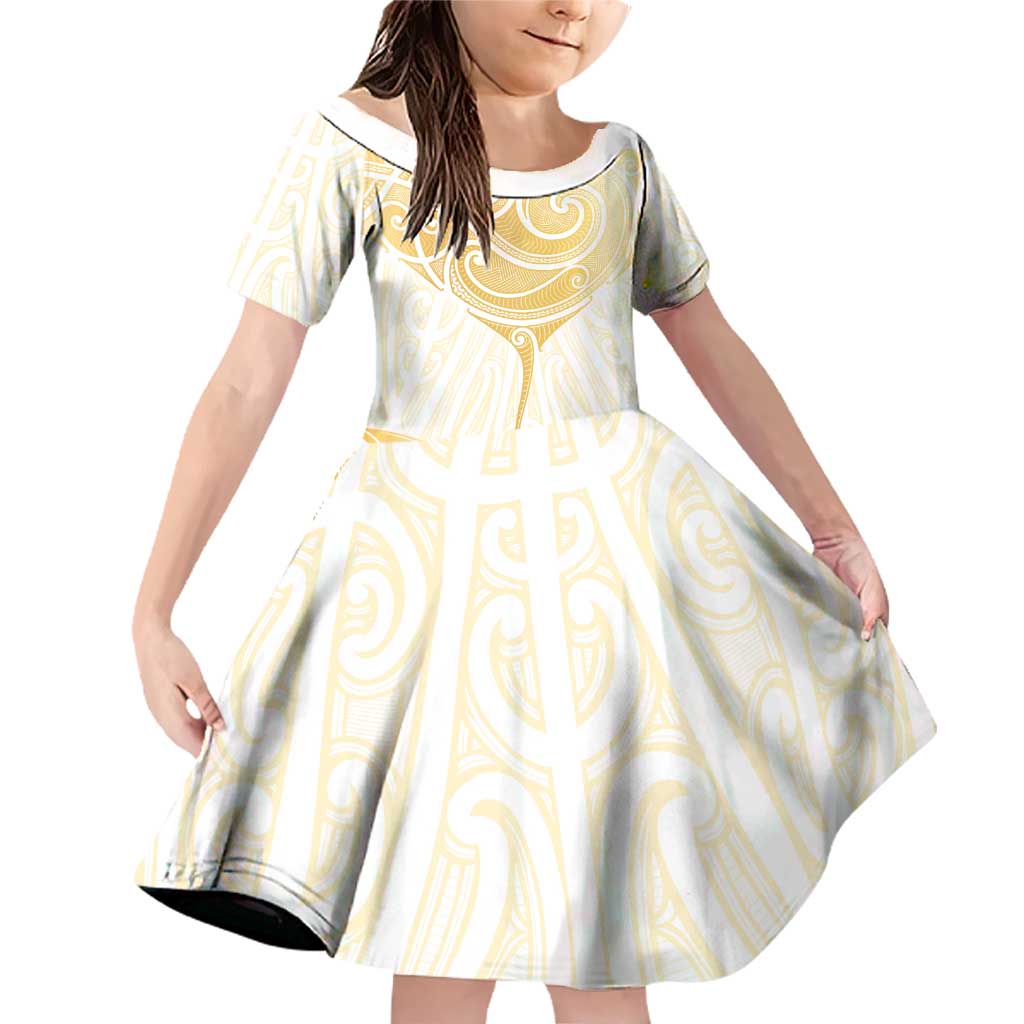 Gold White New Zealand Manta Ray Family Matching Off Shoulder Short Dress and Hawaiian Shirt Aotearoa Maori Haehae - Aussie Hoodie