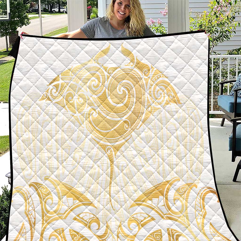 Gold White New Zealand Manta Ray Quilt Aotearoa Maori Haehae - Aussie Hoodie