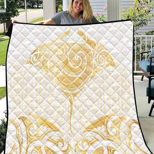 Gold White New Zealand Manta Ray Quilt Aotearoa Maori Haehae - Aussie Hoodie