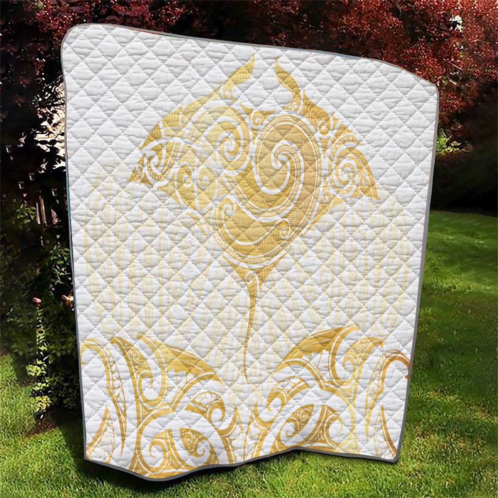 Gold White New Zealand Manta Ray Quilt Aotearoa Maori Haehae - Aussie Hoodie
