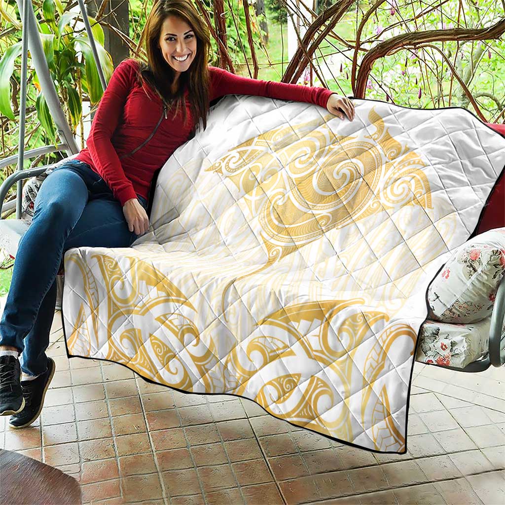 Gold White New Zealand Manta Ray Quilt Aotearoa Maori Haehae - Aussie Hoodie