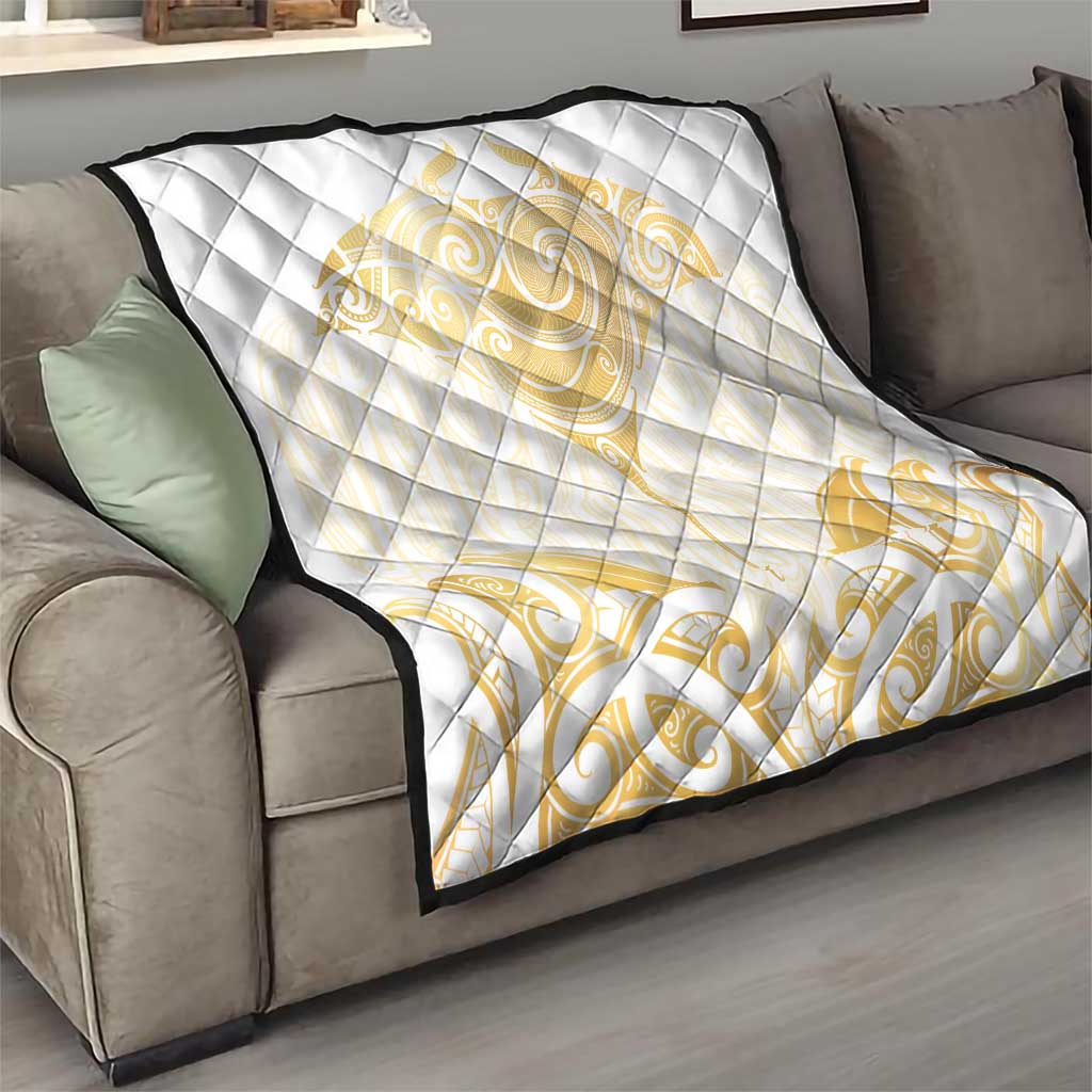 Gold White New Zealand Manta Ray Quilt Aotearoa Maori Haehae - Aussie Hoodie