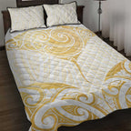 Gold White New Zealand Manta Ray Quilt Bed Set Aotearoa Maori Haehae - Aussie Hoodie